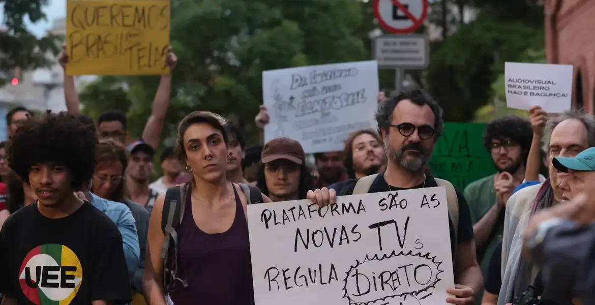 Regulamentação do streaming avança na Câmara, mas cinema independente teme retrocesso