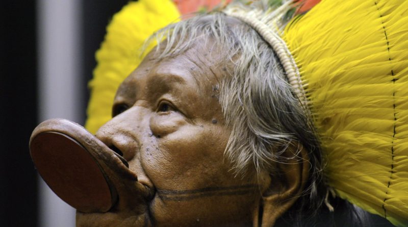 Protesto de Raoni na COP30 destaca ausência de discurso oficial para líder indígena