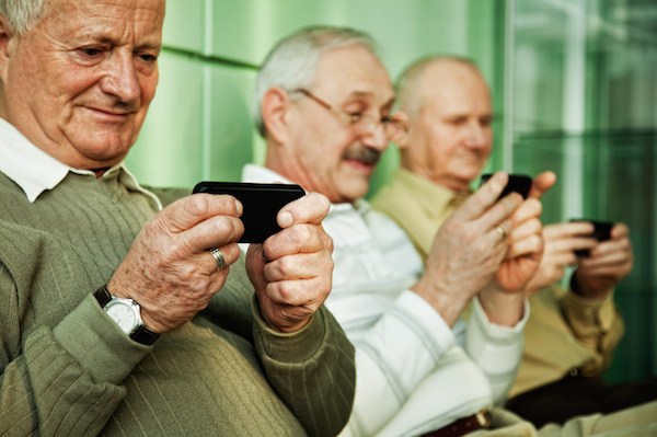 Idosos Conectados: Como a Internet e o Celular Impactam a Cognição e o Envelhecimento