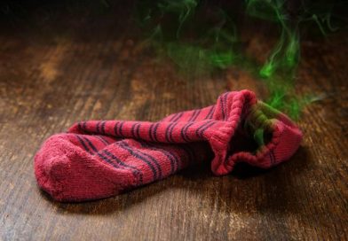 Nojento: Cientista explica por que você NUNCA deve repetir meias