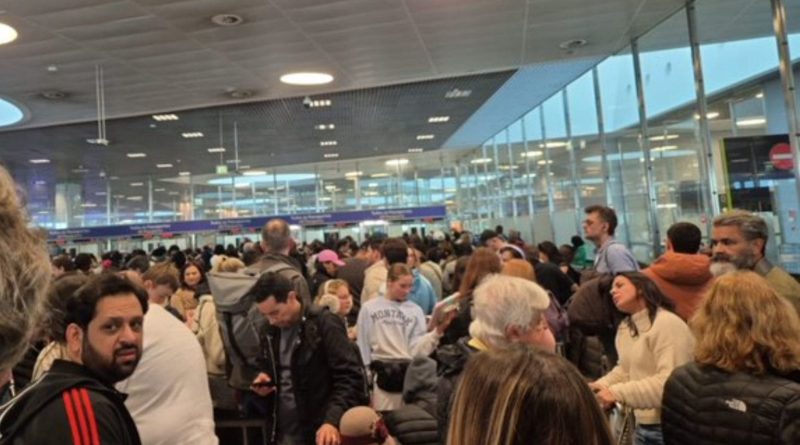 Caos em Lisboa: Imigração tem fila de 7h e revolta de turistas Caos em Lisboa: Imigração tem fila de 7h e revolta de turistas