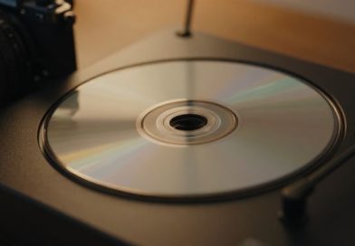 CDs de volta? Qualidade de som ‘vintage’ e sem streaming caro CDs de volta? Qualidade de som ‘vintage’ e sem streaming caro