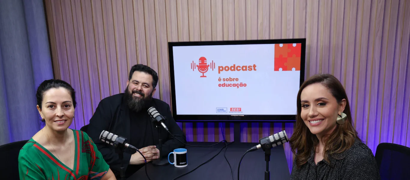 Educação do Futuro: Especialistas Defendem Uso Crítico da Tecnologia para Formação Humana