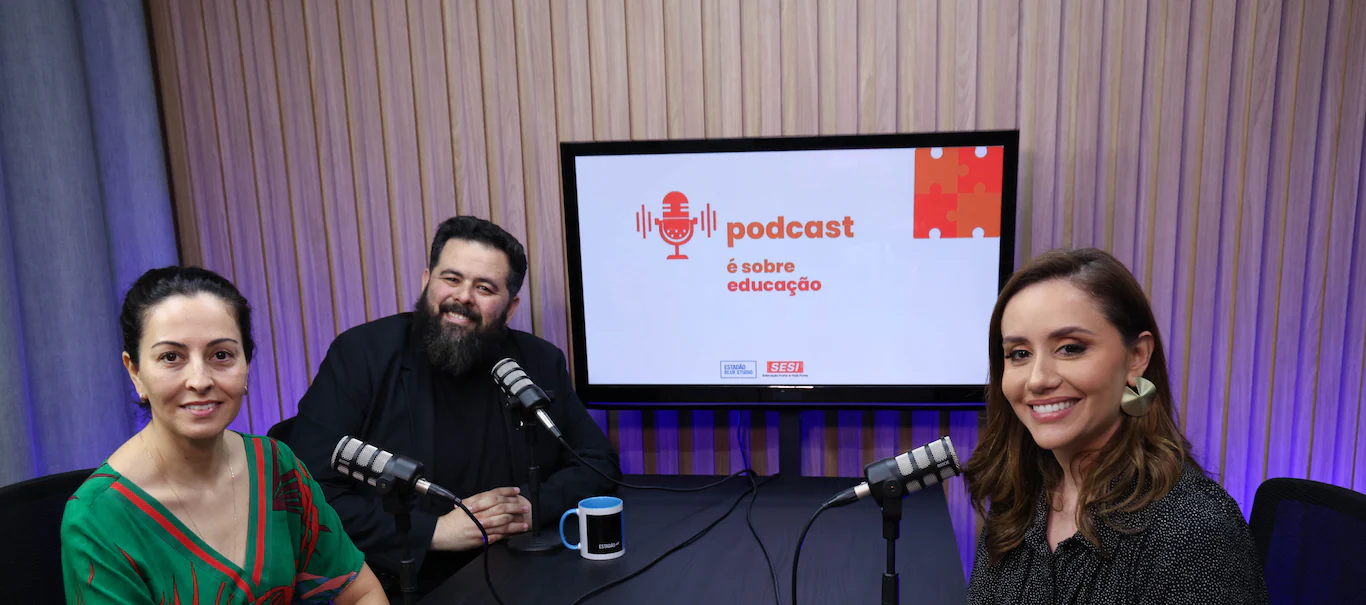 Educação do Futuro: Especialistas Defendem Uso Crítico da Tecnologia para Formação Humana