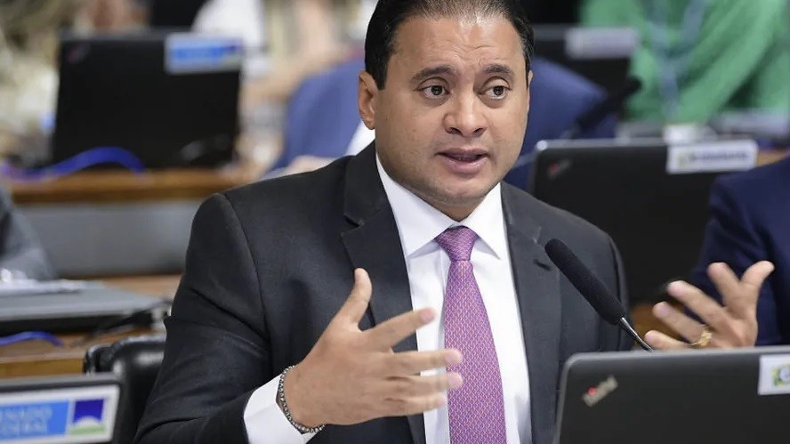 PF mira desvios no INSS: secretário preso e senador na mira