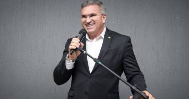 Julian Lemos detona Flávio: “Candidatura não dura 60 dias” Julian Lemos detona Flávio: “Candidatura não dura 60 dias”