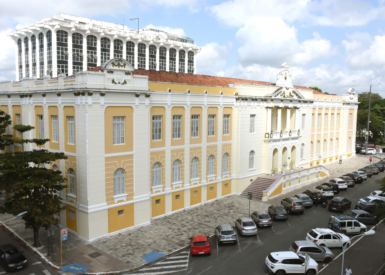 Justiça da PB entra em recesso: o que muda e como acessar plantões?