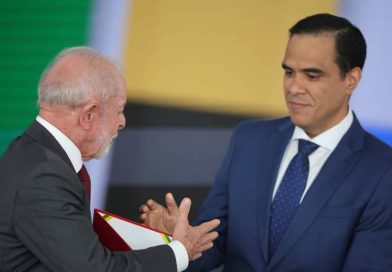 Lula ‘pacifica’ centrão: Paraíba no comando do Turismo