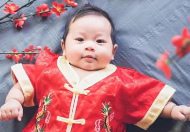 China taxa camisinhas e subsidia creches para estimular o crescimento populacional