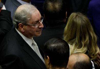 Ele está de volta! Cunha articula emendas e mira votos em MG Ele está de volta! Cunha articula emendas e mira votos em MG