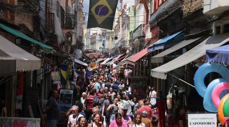 Dívida Recorde e Desemprego em Queda: A Contradição que Aflige o Brasil