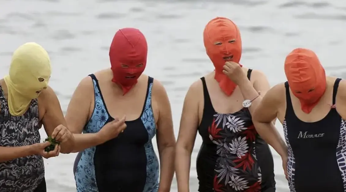 Facekini: acessório bizarro é hit no verão chinês (e viraliza no mundo)