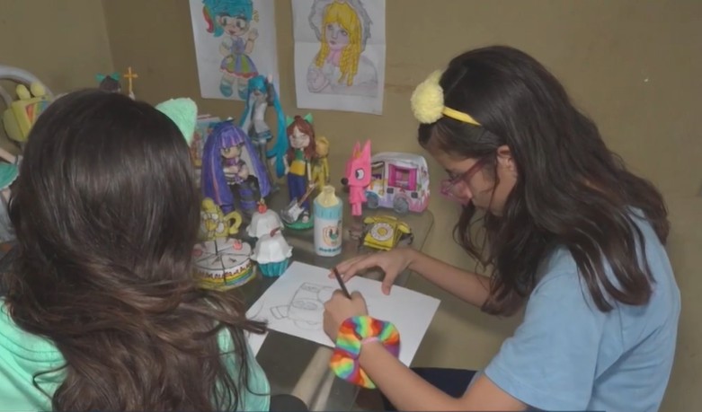 Gêmeas de Campina Grande trocam papel pelo 3D e conquistam a web