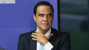 Ministro do Turismo é acusado de usar ‘laranja’ para blindar empresas