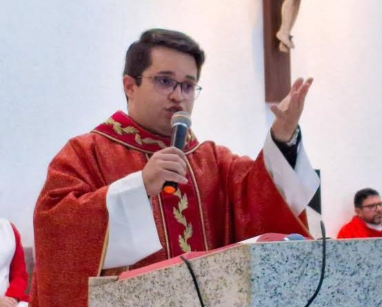 Acordo com MPF livra padre de processo por intolerância religiosa