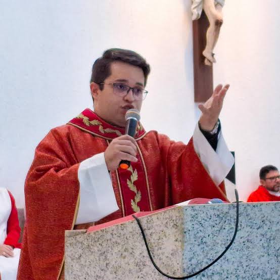 Acordo com MPF livra padre de processo por intolerância religiosa