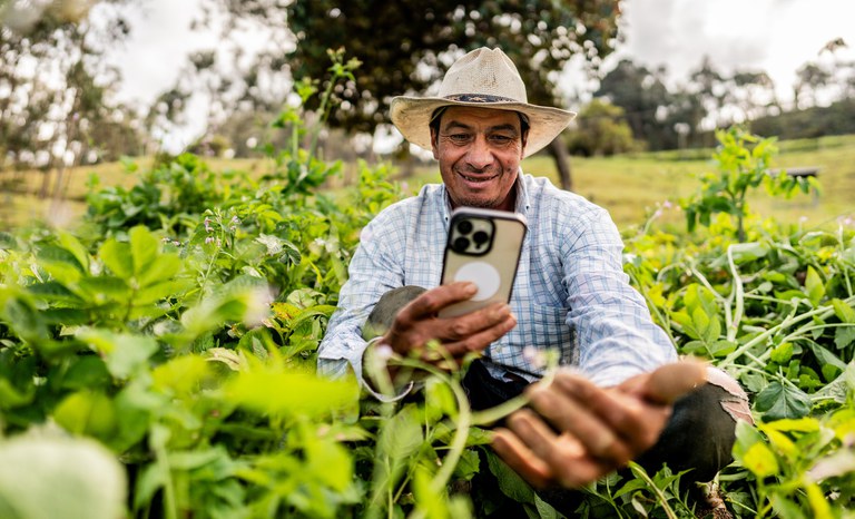 R$ 2 Bilhões em Conectividade: Leilão da Anatel muda o jogo no Brasil