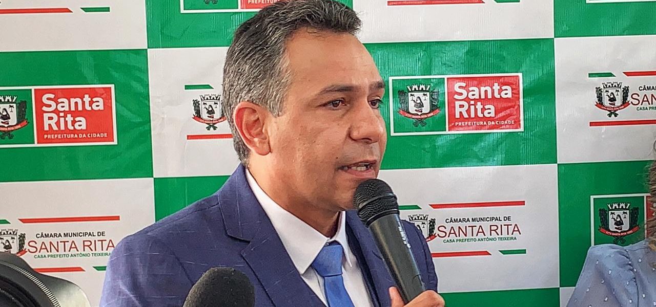 Santa Luzia: Prefeito troca Carnaval por água!