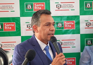 Santa Luzia: Prefeito troca Carnaval por água!