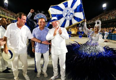 TSE na mira: Desfile pró-Lula no Carnaval eleva alerta de propaganda antecipada