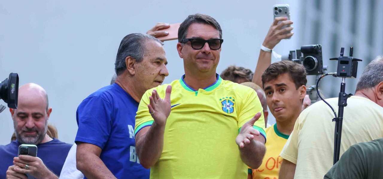 Estratégia de Flávio Bolsonaro equilibra moderação e mobilização na campanha