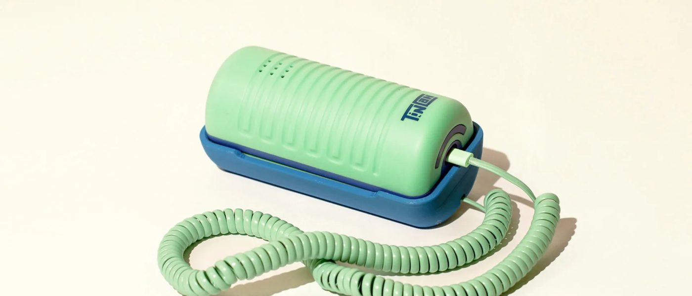 Telefones fixos ressurgem para conectar crianças com segurança