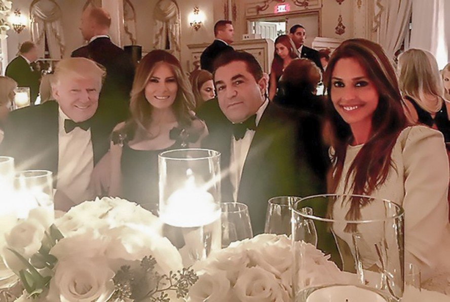 Ex-modelo brasileira acusa Trump e Melania no caso Epstein