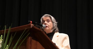Cármen Lúcia: Brasil pode ser modelo de sociedade democrática