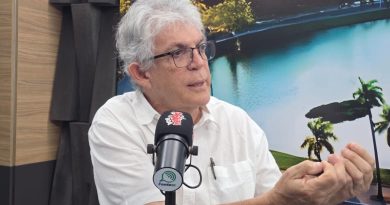 Coutinho ataca Azevêdo e questiona justiça em embate político