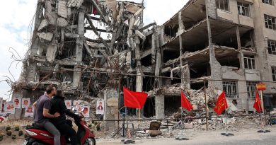 EUA e Irã em Nova Rodada de Conversas; Swalwell Sob Investigação