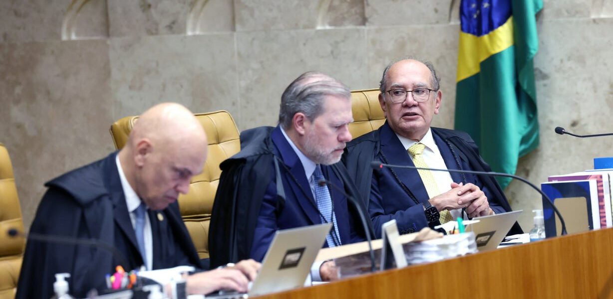 STF: Desconfiança Recorde e Crise Reconhecida por Fachin