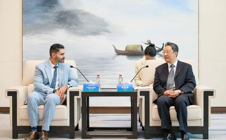 Brasil e China firmam parcerias em IA e educação digital