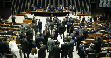 Câmara aprova blindagem de orçamento para partidos políticos