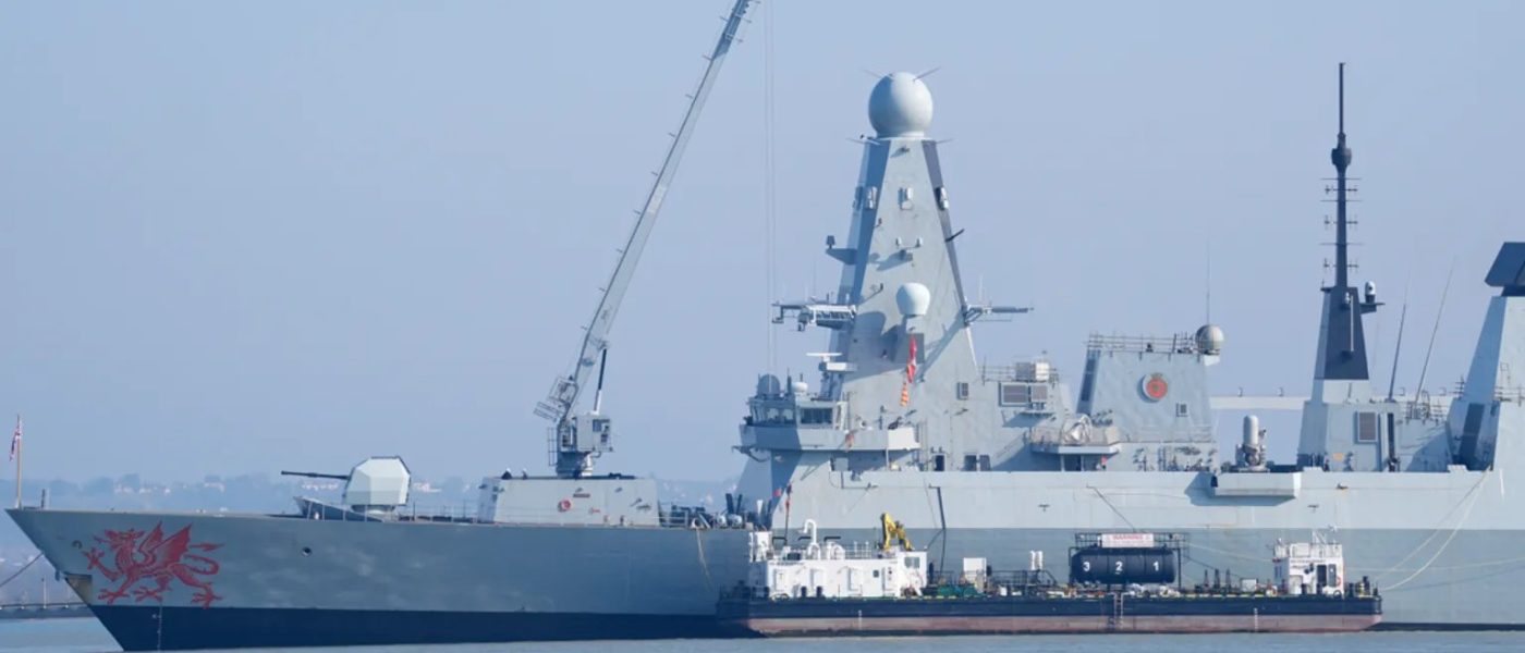 HMS Dragon rumo ao Oriente Médio para proteger Estreito de Ormuz
