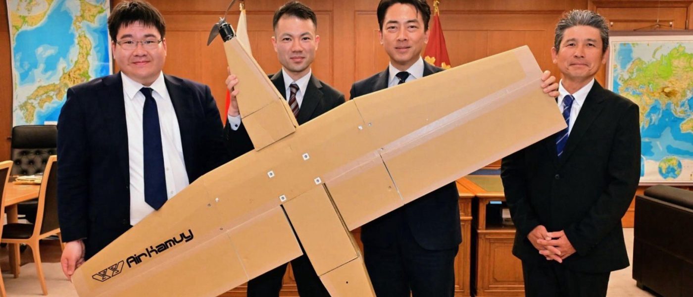 Japão inova com drones de combate feitos de papelão