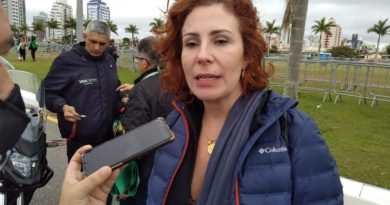 Justiça italiana nega extradição e solta Carla Zambelli