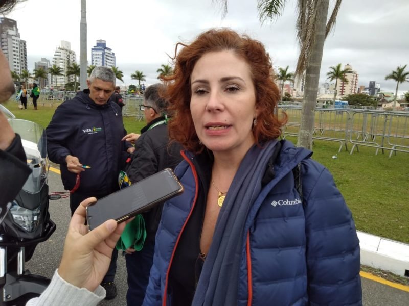 Justiça italiana nega extradição e solta Carla Zambelli