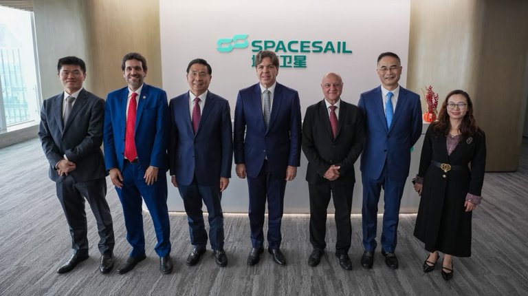 Satélites chineses prometem internet em áreas remotas do Brasil